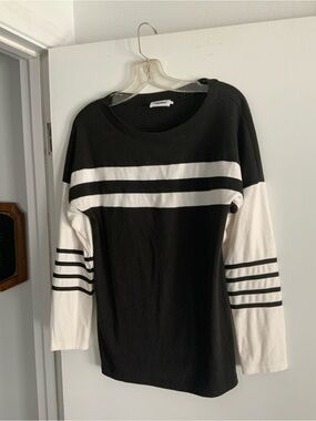 Classic Black & White Striped Long Sleeve Tee